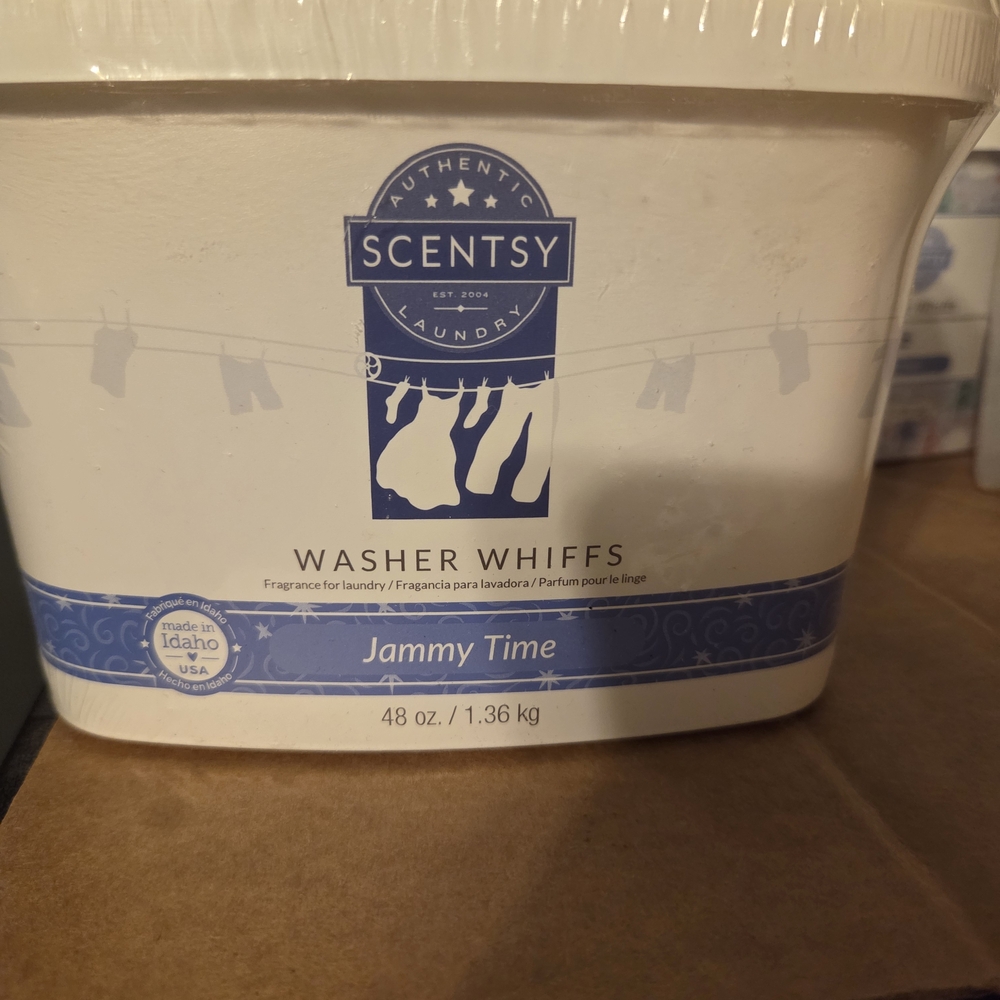 Scentsy Washer Whiffs Jammy Time - White & Blue Laundry Fragrance